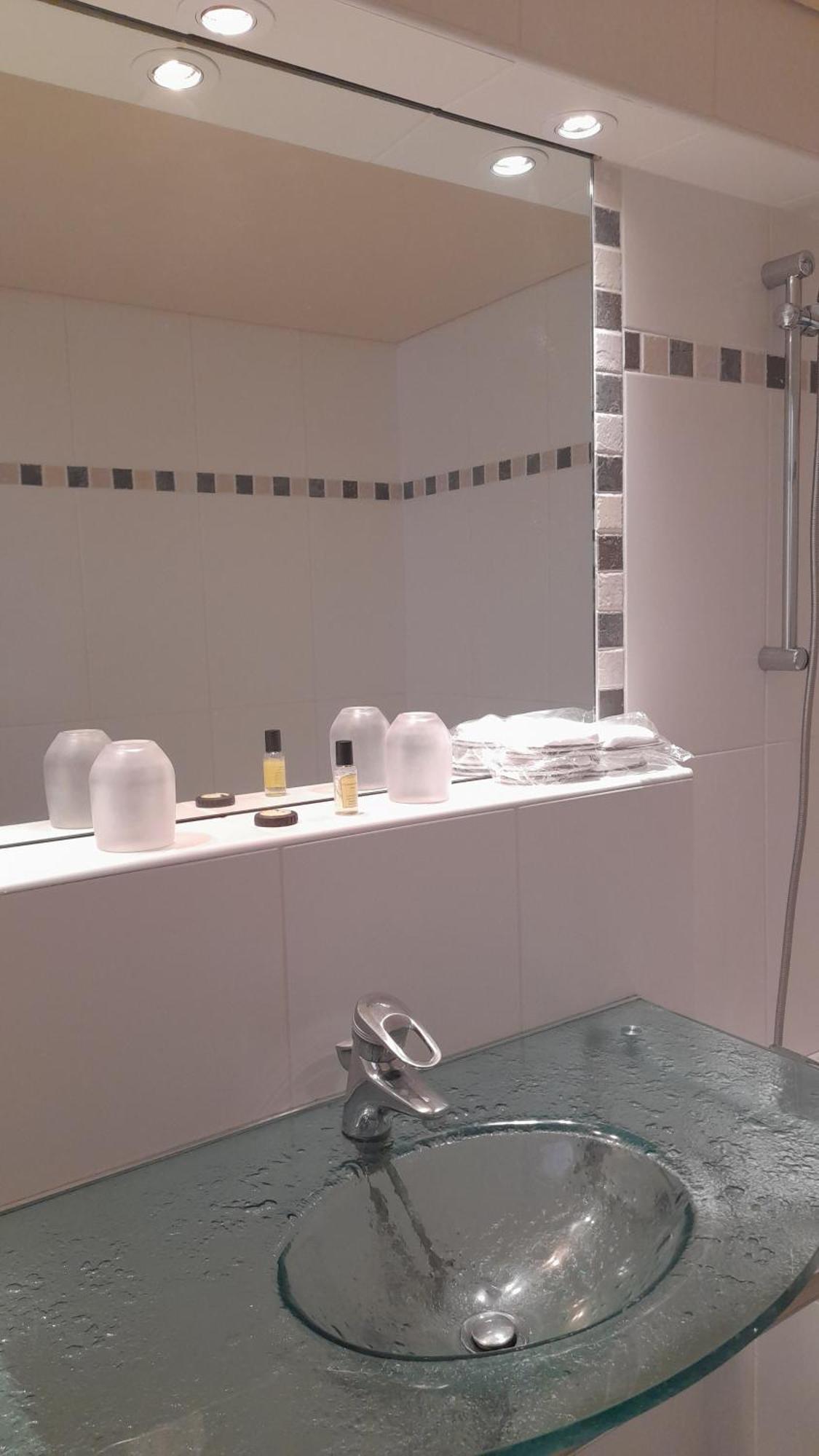 Chambre D'Hote Dans Le Cantal Vallee De La Maronne 圣马丹-瓦尔姆鲁 外观 照片